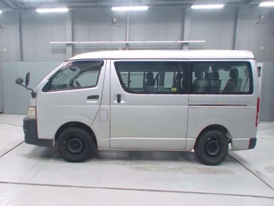 Toyota HIACE  с аукциона в Японии