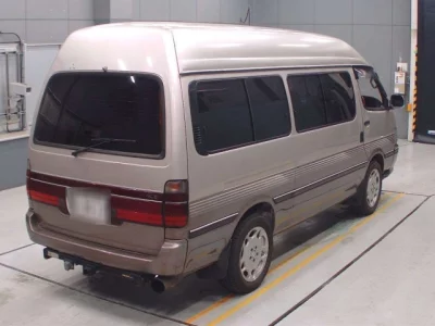 Toyota HIACE  с аукциона в Японии