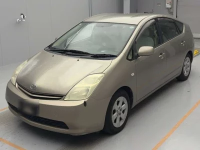 Toyota PRIUS  с аукциона в Японии