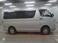 Toyota HIACE VAN лот № 30114 оценка 3.5  с аукциона в Японии 2