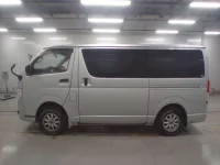 Toyota HIACE VAN лот № 30114 оценка 3.5  с аукциона в Японии 3