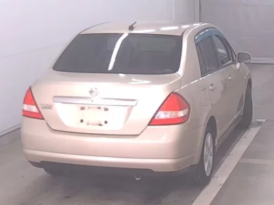 Nissan TIIDA LATIO
