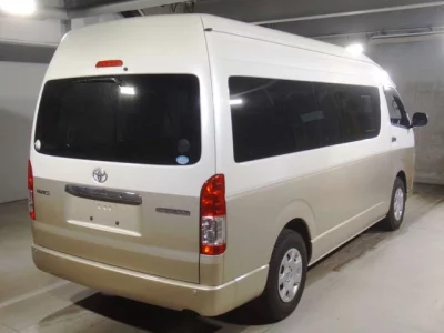 Toyota HIACE  с аукциона в Японии