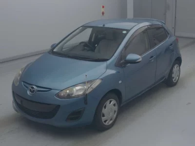 Mazda DEMIO  с аукциона в Японии