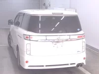 Nissan ELGRAND лот № 14 оценка 4  с аукциона в Японии 1