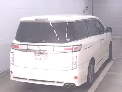 Nissan ELGRAND  с аукциона в Японии