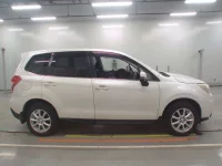 Subaru FORESTER лот № 30127 оценка 4  с аукциона в Японии 2