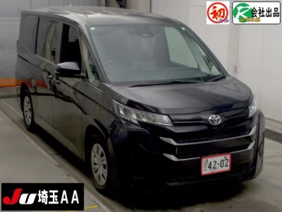Toyota NOAH  с аукциона в Японии
