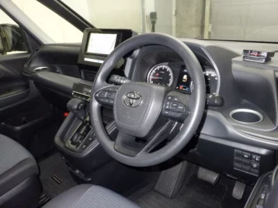 Toyota NOAH  с аукциона в Японии