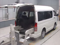 Toyota HIACE VAN лот № 30198 оценка 3.5  с аукциона в Японии 1