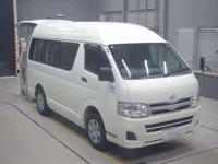 Toyota HIACE VAN лот № 30198 оценка 3.5  с аукциона в Японии 4