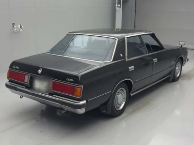 Toyota CROWN  с аукциона в Японии
