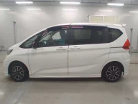 Honda FREED лот № 30129 оценка 4  с аукциона в Японии 3