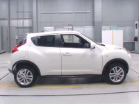 Nissan JUKE лот № 30201 оценка 4  с аукциона в Японии 2