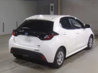 Toyota YARIS лот № 401 оценка 3.5  с аукциона в Японии 1