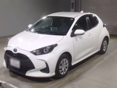 Toyota YARIS  с аукциона в Японии