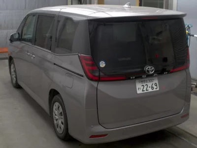 Toyota NOAH  с аукциона в Японии