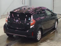 Toyota AQUA лот № 3016 оценка 4  с аукциона в Японии 1