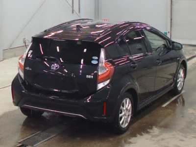 Toyota AQUA  с аукциона в Японии