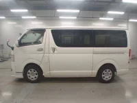 Toyota HIACE VAN лот № 30153 оценка 3.5  с аукциона в Японии 3