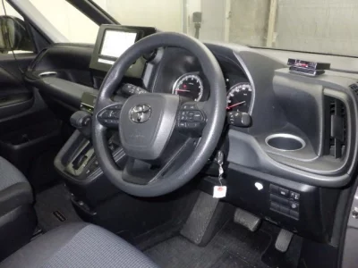 Toyota NOAH  с аукциона в Японии