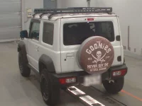 Suzuki JIMNY SIERRA лот № 30163 оценка 4.5  с аукциона в Японии 5