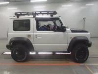 Suzuki JIMNY SIERRA лот № 30163 оценка 4.5  с аукциона в Японии 2