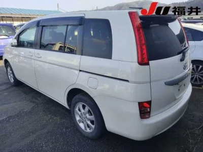 Toyota ISIS  с аукциона в Японии