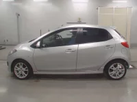 Mazda DEMIO лот № 30170 оценка 4  с аукциона в Японии 3