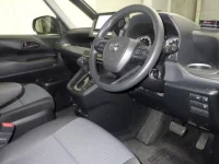 Toyota NOAH лот № 6053 оценка R  с аукциона в Японии 2