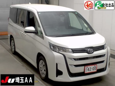 Toyota NOAH  с аукциона в Японии