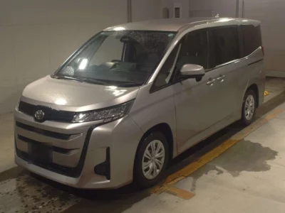 Toyota NOAH  с аукциона в Японии