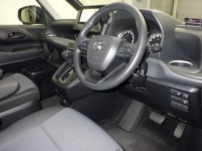 Toyota NOAH  с аукциона в Японии