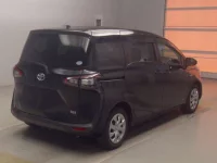 Toyota SIENTA лот № 70196 оценка 3  с аукциона в Японии 1