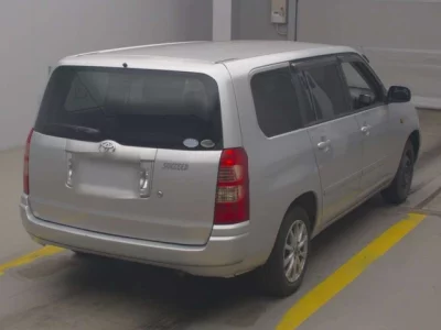 Toyota SUCCEED  с аукциона в Японии