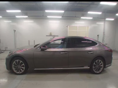 Lexus LS  с аукциона в Японии