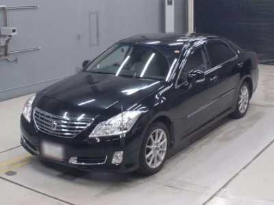 Toyota CROWN  с аукциона в Японии