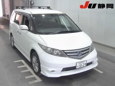 Honda ELYSION  с аукциона в Японии
