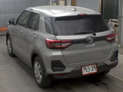 Toyota RAIZE  с аукциона в Японии
