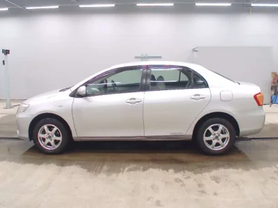 Toyota COROLLA AXIO  с аукциона в Японии