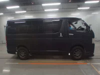 Toyota HIACE VAN лот № 30202 оценка 3  с аукциона в Японии 2