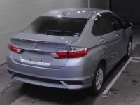 Honda GRACE лот № 6020 оценка 4  с аукциона в Японии 1