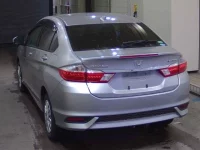 Honda GRACE лот № 6020 оценка 4  с аукциона в Японии 5