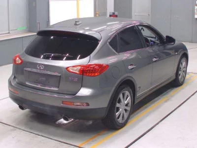 Nissan SKYLINE CROSSOVER