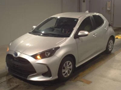 Toyota YARIS  с аукциона в Японии