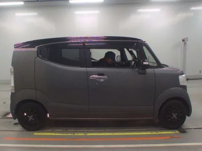 Honda N BOX SLASH