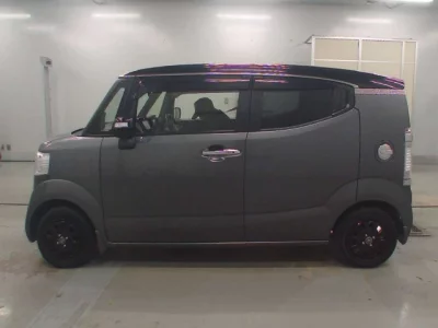 Honda N BOX SLASH
