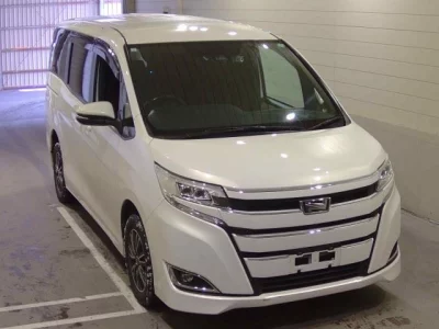 Toyota NOAH  с аукциона в Японии