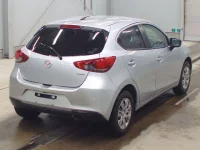 Mazda MAZDA2 лот № 3085 оценка 4  с аукциона в Японии 1