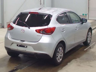 Mazda MAZDA2  с аукциона в Японии